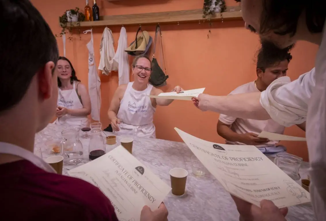 Pizza and gelato workshop in Florence