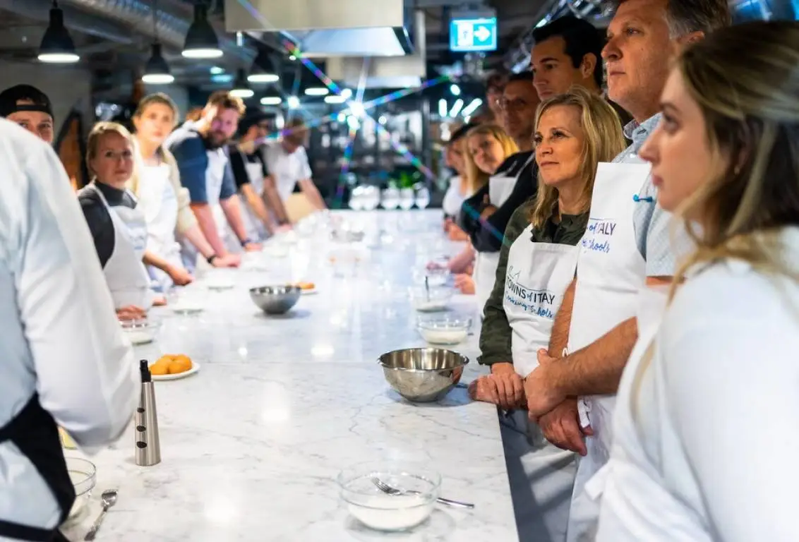 Hands-on pasta and gelato workshop in Milan