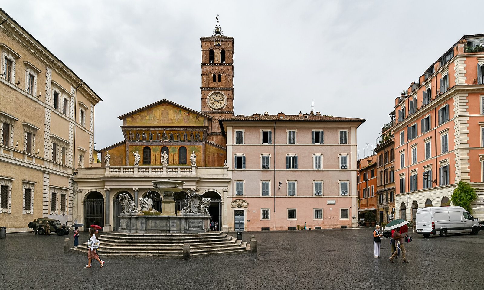Piazza di Santa Maria in Trastevere